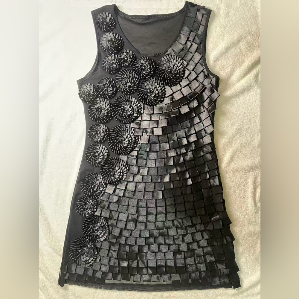 Elegant Black Sleeveless Dress